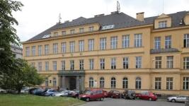 jablonec škola okna